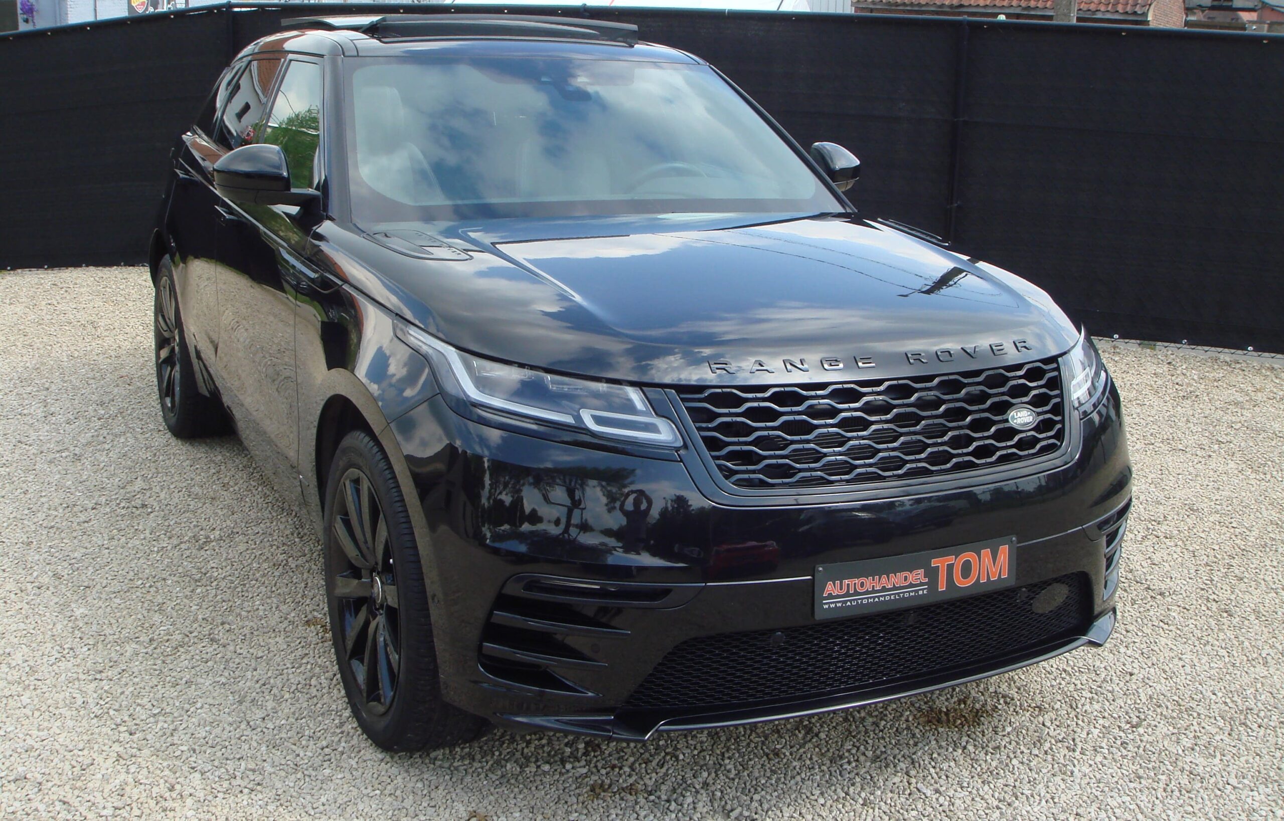 LAND ROVER VELAR R -DAYNAMIC