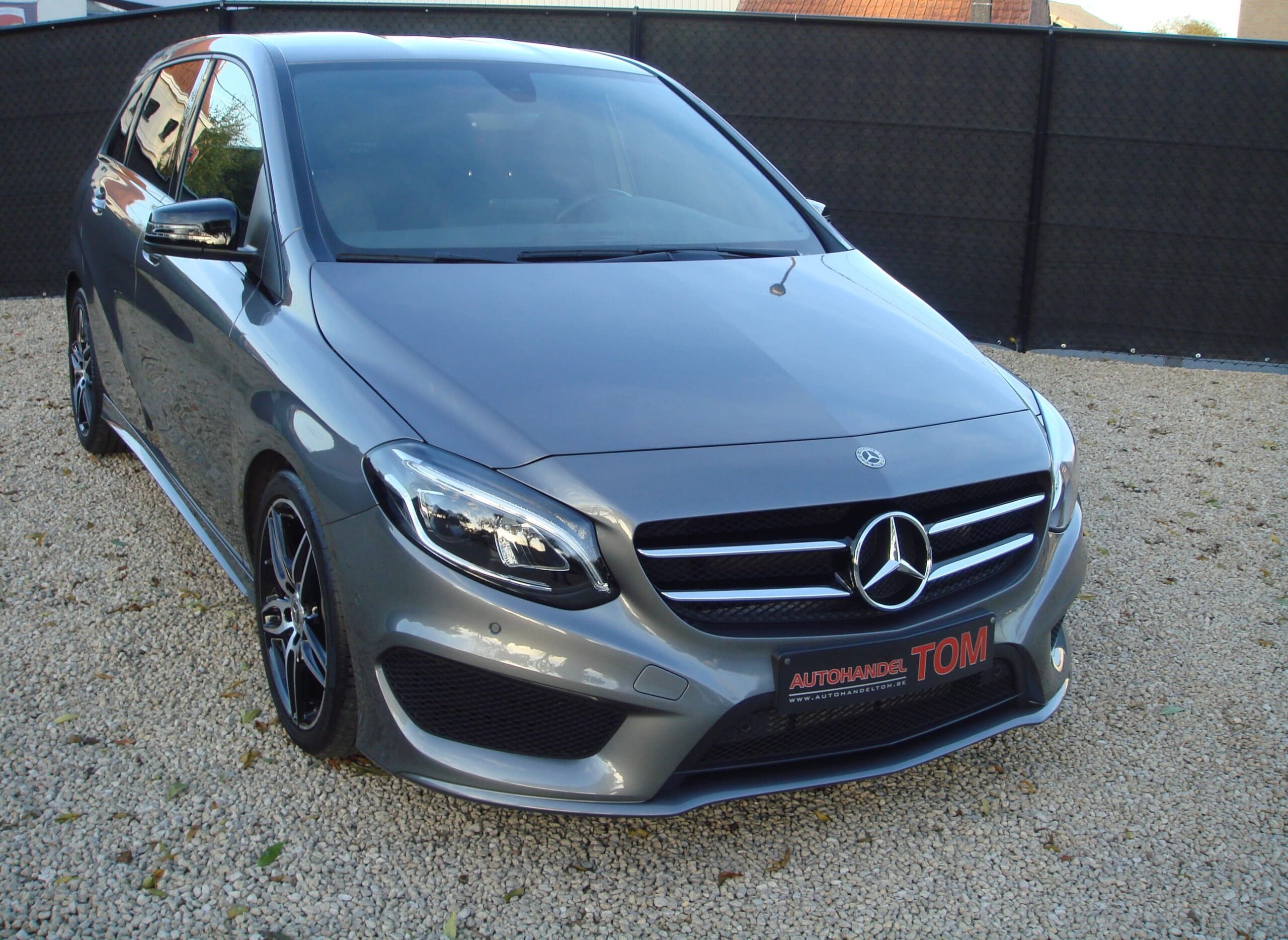 MERCEDES B 200 AMG LINE